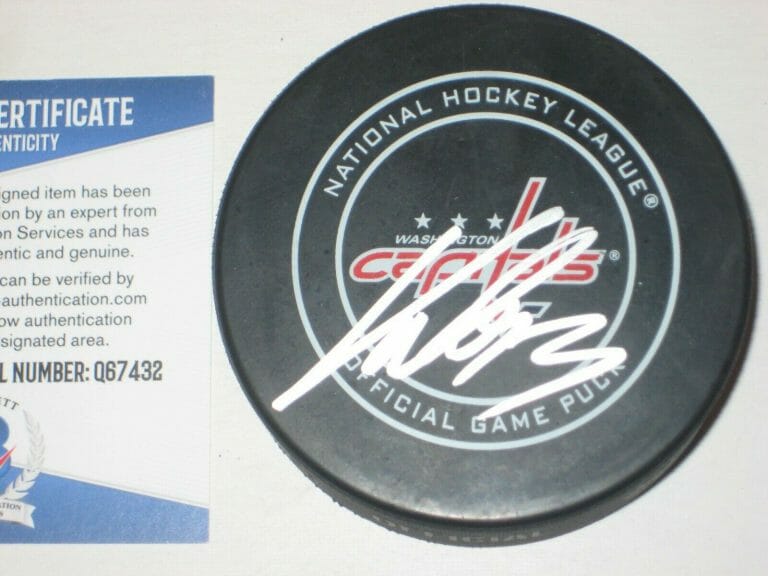 JAKUB VRANA SIGNED WASHINGTON CAPITALS OFFICIAL GAME PUCK W/ BECKETT COA (BAS) COLLECTIBLE MEMORABILIA