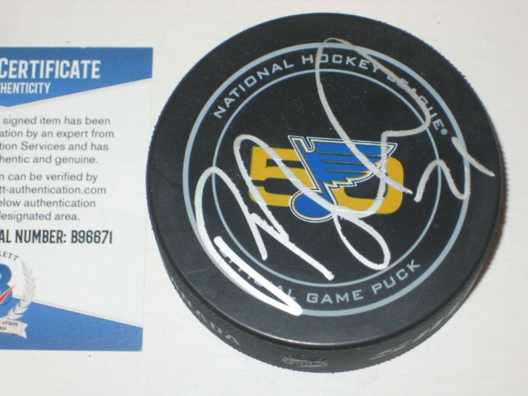 PATRIK BERGLUND SIGNED BLUES 50TH ANN. OFFICIAL GAME PUCK W/ BECKETT COA (BAS) COLLECTIBLE MEMORABILIA
