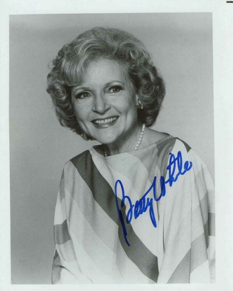 BETTY WHITE SIGNED AUTOGRAPH 8X10 PHOTO - THE GOLDEN GIRLS, HOT IN ...