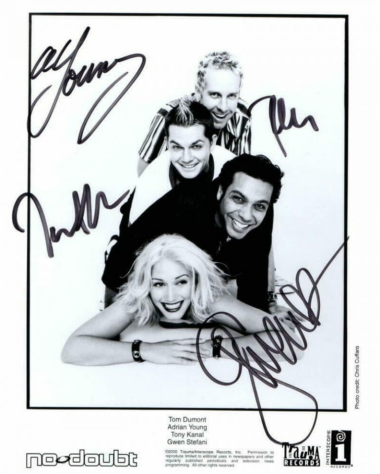 Gwen Stefani Signed Autographed No Doubt Tragic Kingdom CD store Booklet