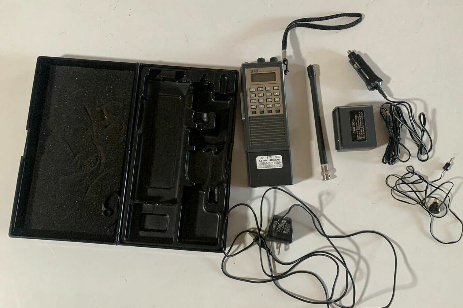 STS AV7600VOR Handheld AVIATION Transceiver 720 Channel Autographia