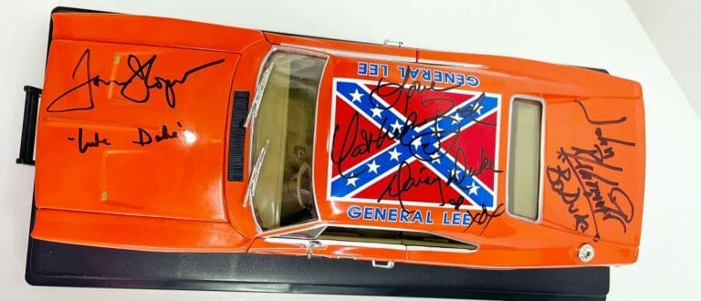 WOPAT BACH SCHNEIDER 1:18 SCALE SIGNED DUKES OF HAZZARD DIE CAST CAR JSA 93123 COLLECTIBLE MEMORABILIA