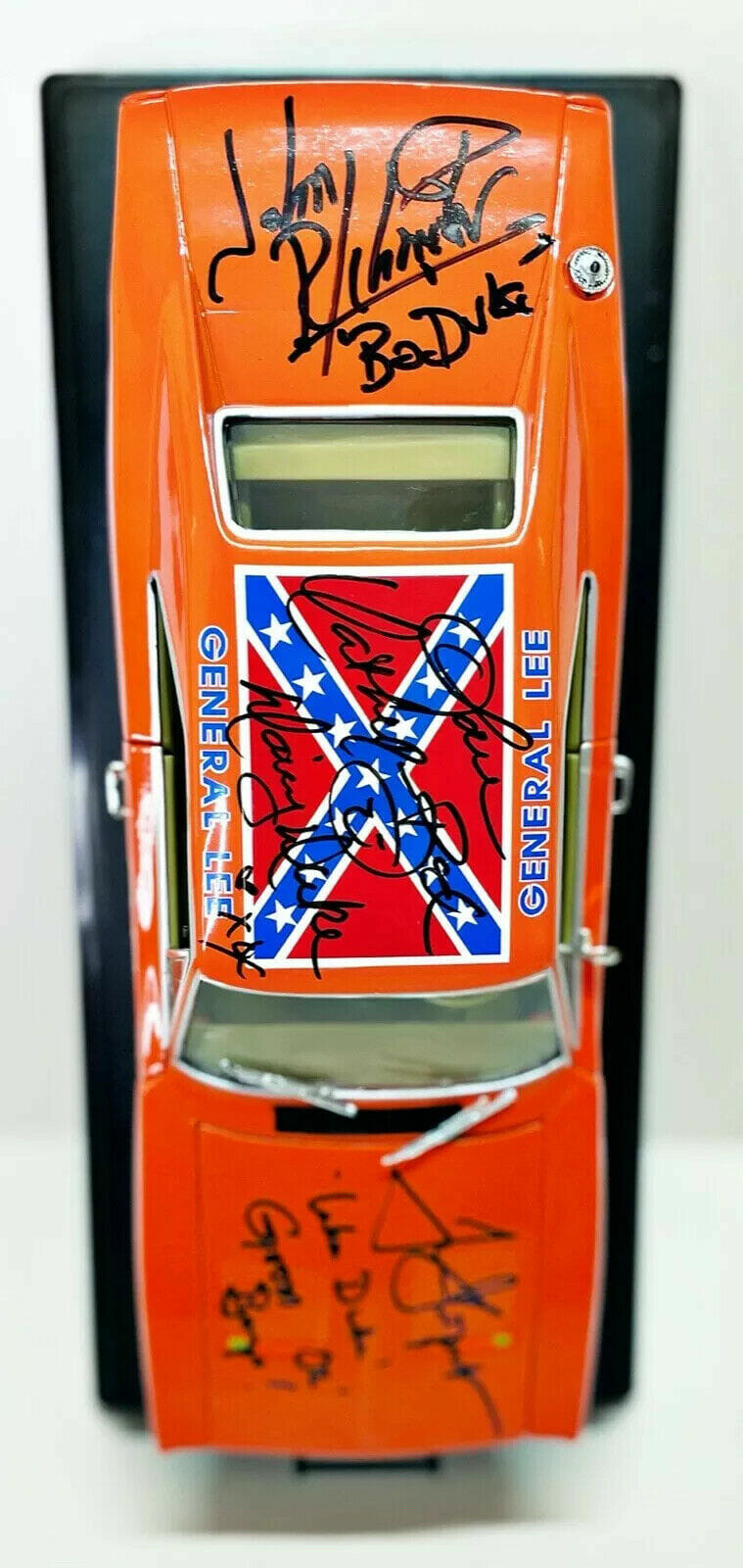 WOPAT BACH SCHNEIDER 1:18 SCALE SIGNED DUKES OF HAZZARD DIE CAST CAR JSA COLLECTIBLE MEMORABILIA