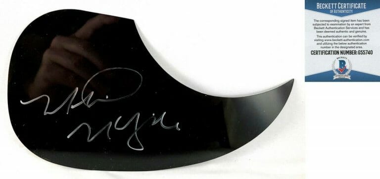 COUNTRY SINGER MARTINA MCBRIDE SIGNED ACOUSTIC PICKGUARD BECKETT BAS COA COLLECTIBLE MEMORABILIA