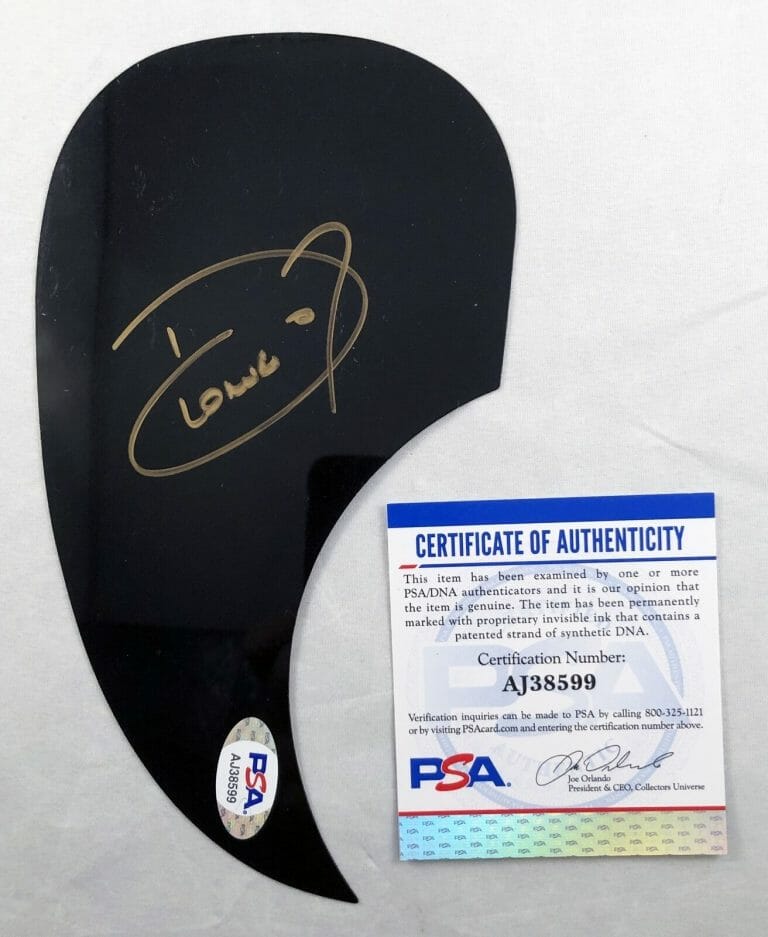 DIONNE WARWICK SIGNED ACOUSTIC PICKGUARD PSA/DNA COA COLLECTIBLE MEMORABILIA