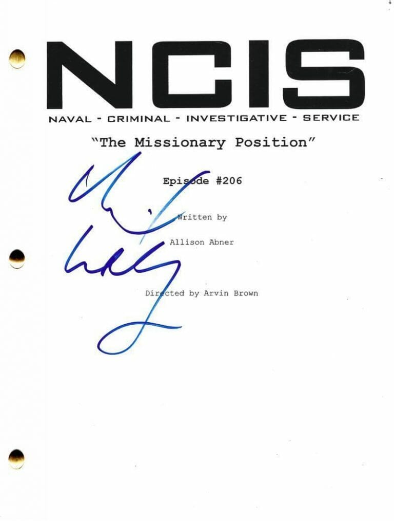 MICHAEL WEATHERLY SIGNED NCIS PILOT SCRIPT AUTHENTIC AUTOGRAPH HOLOGRAM COLLECTIBLE MEMORABILIA