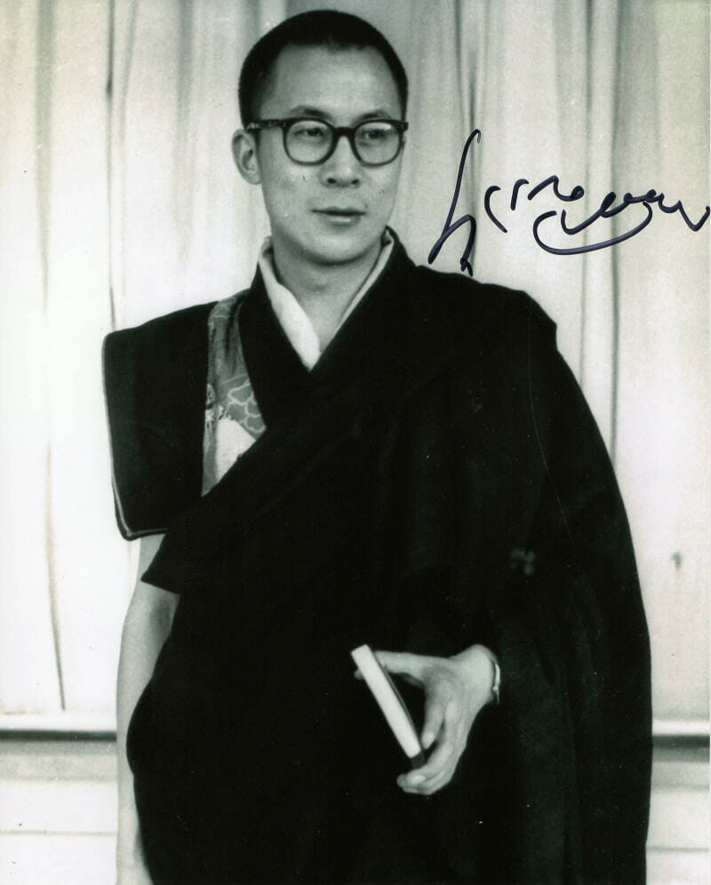 14TH DALAI LAMA TENZIN GYATSO SIGNED AUTOGRAPH 8X10 PHOTO TIBETAN