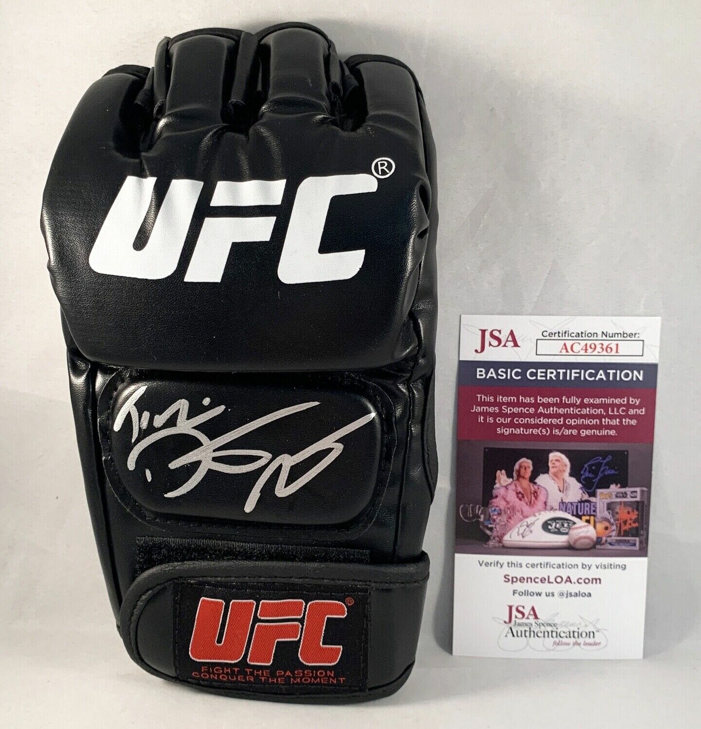Photo Dédicacée Dustin Poirier UFC - Signée Avec Certificat JSA