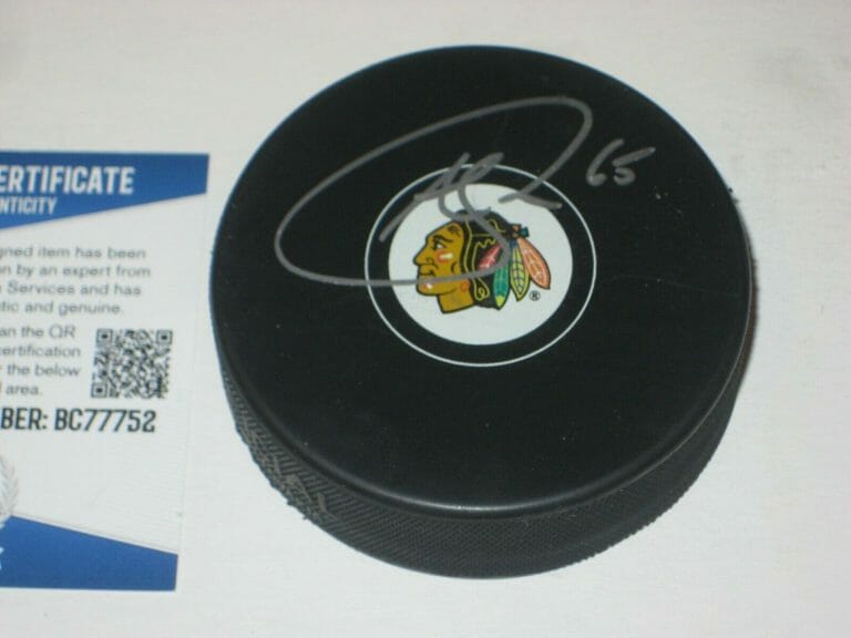 ANDREW SHAW SIGNED CHICAGO BLACKHAWKS PUCK W/ BECKETT COA COLLECTIBLE MEMORABILIA
