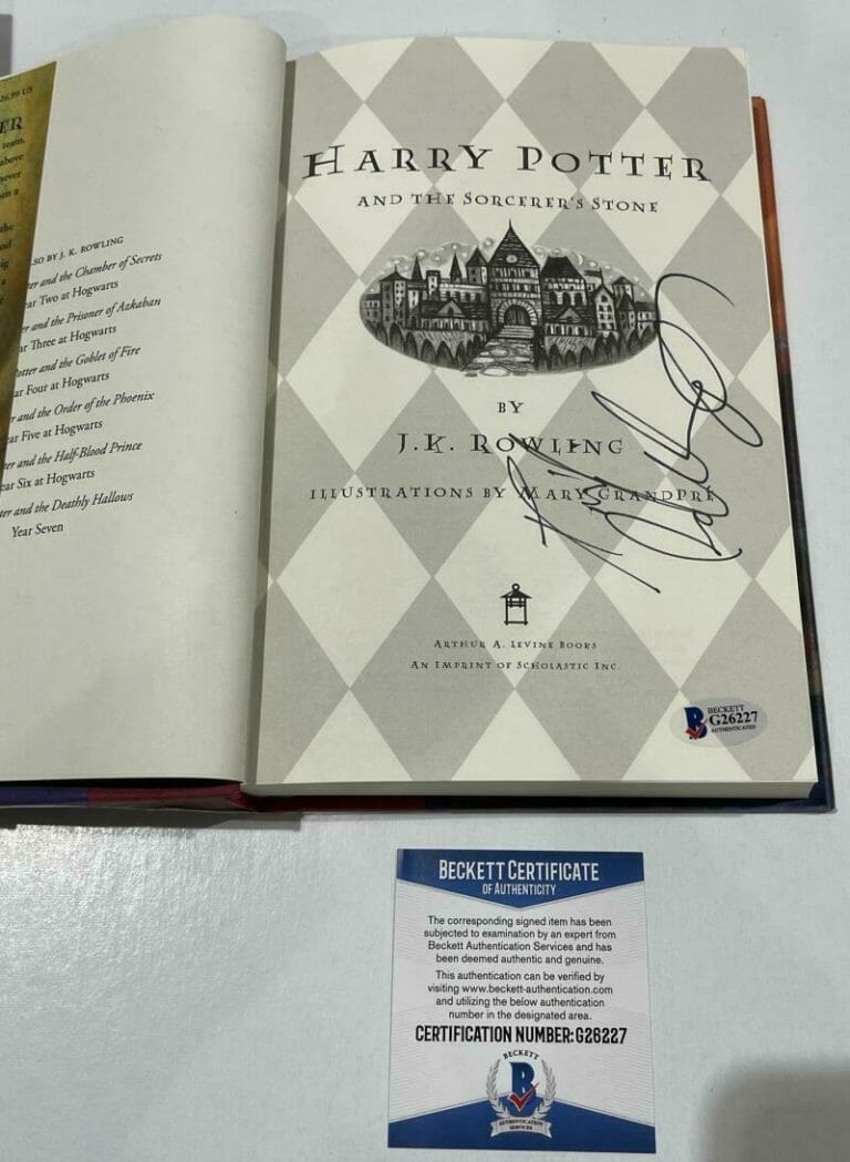 DANIEL RADCLIFFE SIGNED HARRY POTTER AND THE SORCERER’S STONE BOOK BECKETT 177 COLLECTIBLE MEMORABILIA
