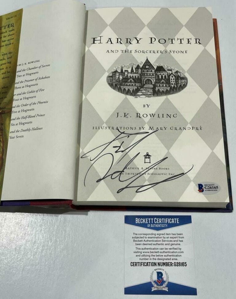 DANIEL RADCLIFFE SIGNED HARRY POTTER AND THE SORCERER’S STONE BOOK BECKETT 168 COLLECTIBLE MEMORABILIA