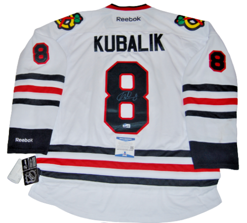 DOMINIK KUBALIK SIGNED (CHICAGO BLACKHAWKS) WHITE REEBOK HOCKEY JERSEY BECKETT 8 COLLECTIBLE MEMORABILIA