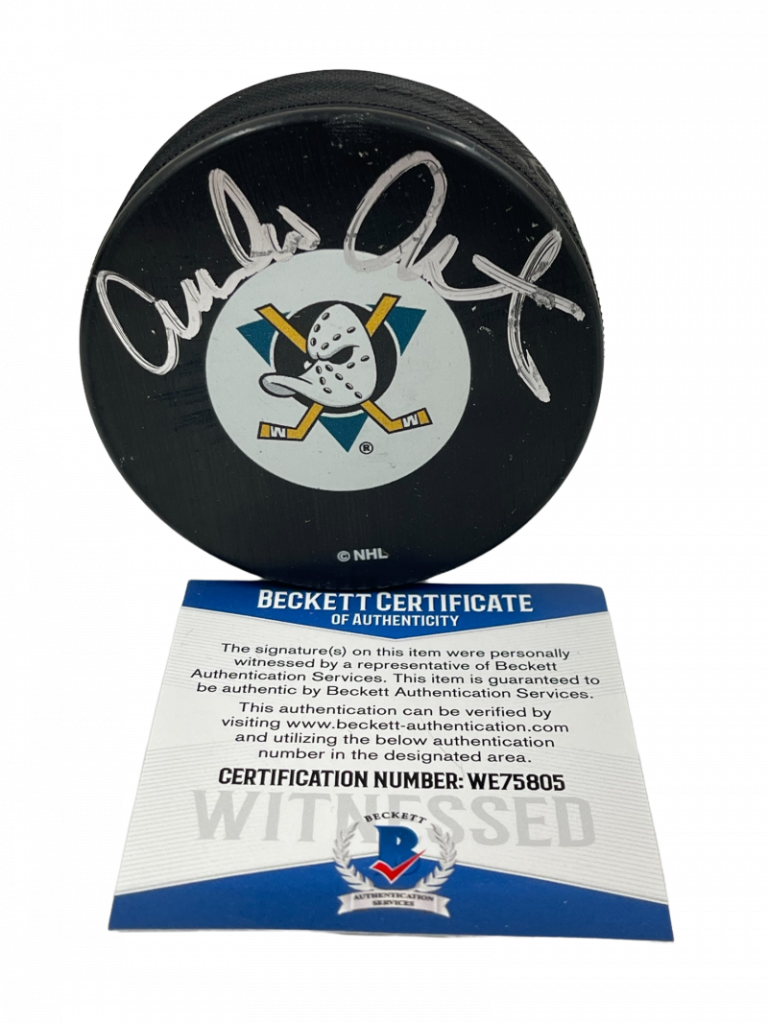 EMILIO ESTEVEZ SIGNED THE MIGHTY DUCKS HOCKEY PUCK AUTOGRAPH BECKETT WITNESS 8 COLLECTIBLE MEMORABILIA