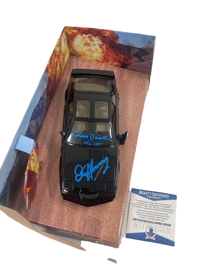 David Hasselhoff William Daniels Signed Knight Rider Diecast 1:24 Car 