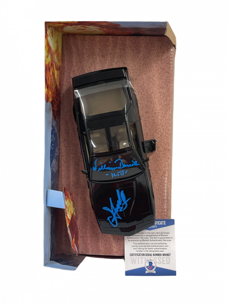 DAVID HASSELHOFF WILLIAM DANIELS SIGNED KNIGHT RIDER DIECAST 1:24 CAR BECKETT 38 COLLECTIBLE MEMORABILIA