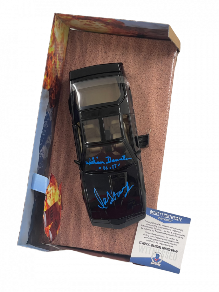 DAVID HASSELHOFF WILLIAM DANIELS SIGNED KNIGHT RIDER DIECAST 1:24 CAR BECKETT 31 COLLECTIBLE MEMORABILIA