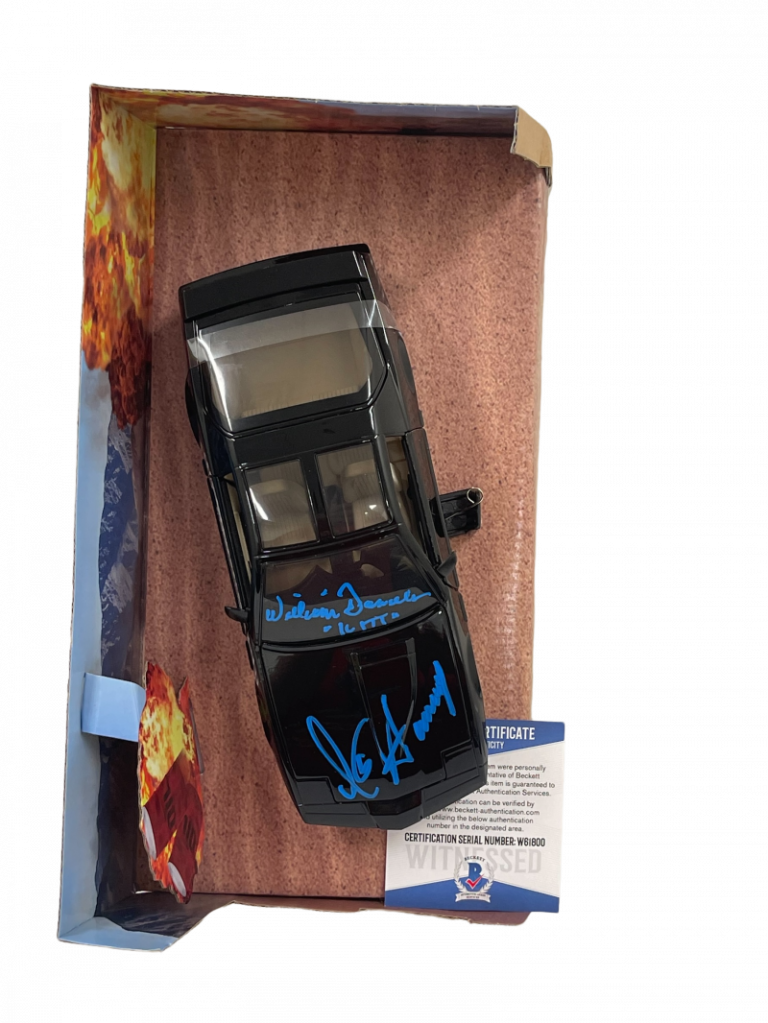 DAVID HASSELHOFF WILLIAM DANIELS SIGNED KNIGHT RIDER DIECAST 1:24 CAR BECKETT 44 COLLECTIBLE MEMORABILIA