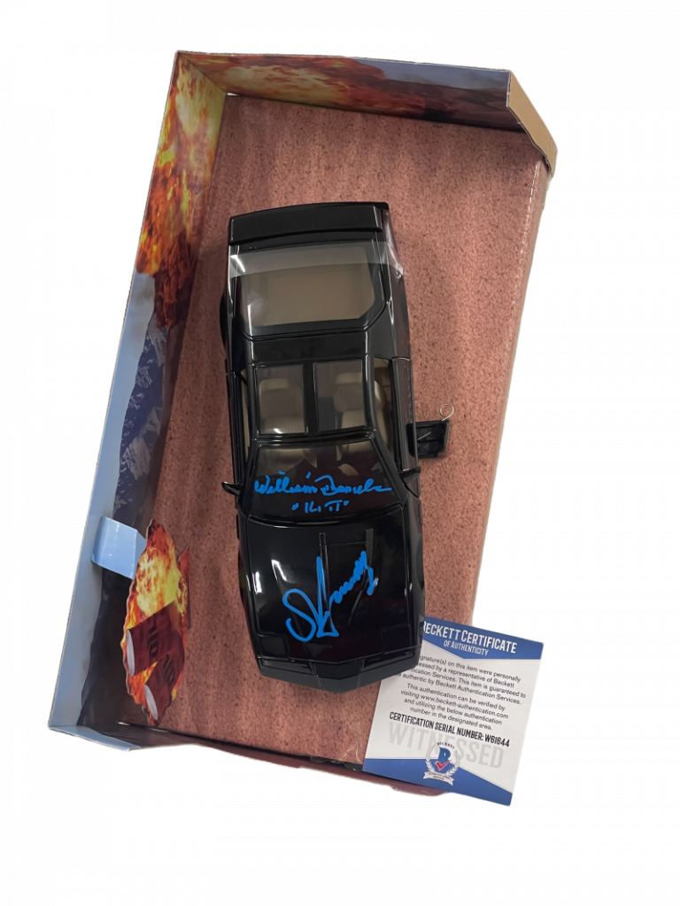 DAVID HASSELHOFF WILLIAM DANIELS SIGNED KNIGHT RIDER DIECAST 1:24 CAR BECKETT 39 COLLECTIBLE MEMORABILIA