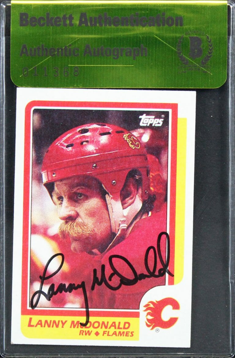 FLAMES LANNY MCDONALD AUTHENTIC SIGNED 1986 TOPPS #8 CARD BAS #11368 COLLECTIBLE MEMORABILIA
