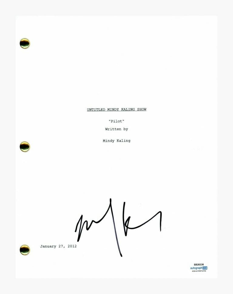 MINDY KALING SIGNED AUTOGRAPHED THE MINDY PROJECT PILOT EPISODE SCRIPT ACOA COA COLLECTIBLE MEMORABILIA