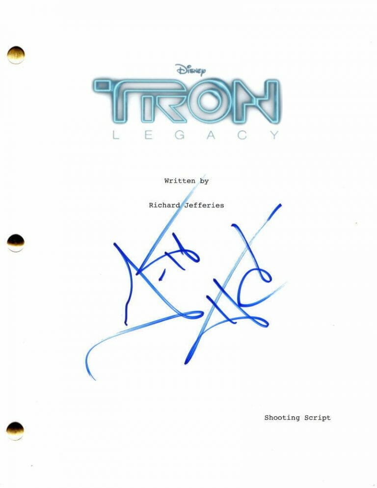 GARRETT HEDLUND SIGNED AUTOGRAPH TRON LEGACY FULL MOVIE SCRIPT – W/ JEFF BRIDGES COLLECTIBLE MEMORABILIA