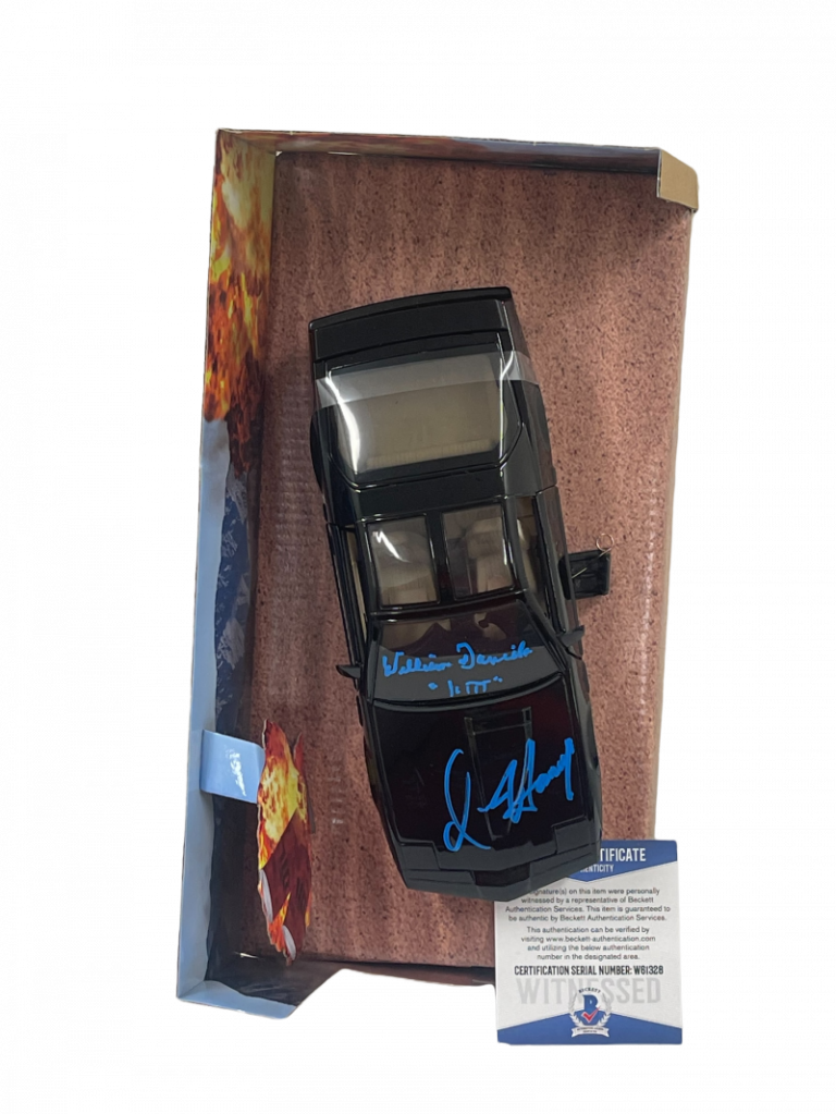 DAVID HASSELHOFF WILLIAM DANIELS SIGNED KNIGHT RIDER DIECAST 1:24 CAR BECKETT 77 COLLECTIBLE MEMORABILIA