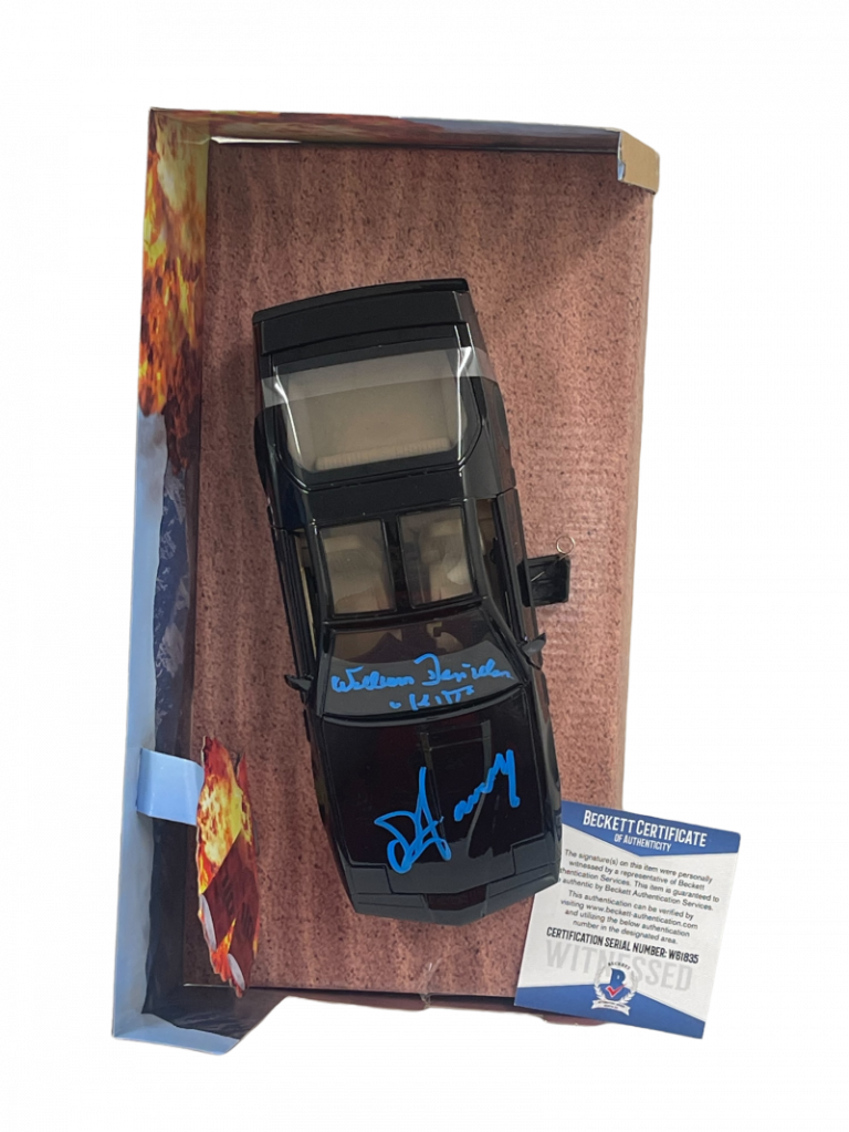 DAVID HASSELHOFF WILLIAM DANIELS SIGNED KNIGHT RIDER DIECAST 1:24 CAR BECKETT 71 COLLECTIBLE MEMORABILIA