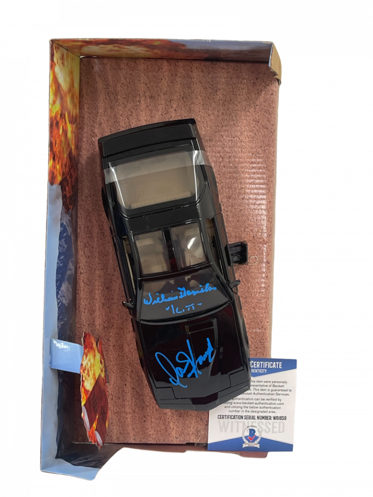 DAVID HASSELHOFF WILLIAM DANIELS SIGNED KNIGHT RIDER DIECAST 1:24 CAR BECKETT 52 COLLECTIBLE MEMORABILIA