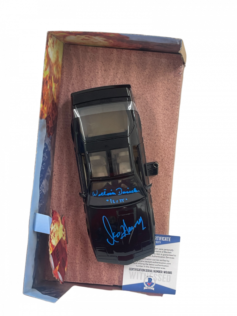 DAVID HASSELHOFF WILLIAM DANIELS SIGNED KNIGHT RIDER DIECAST 1:24 CAR BECKETT 74 COLLECTIBLE MEMORABILIA