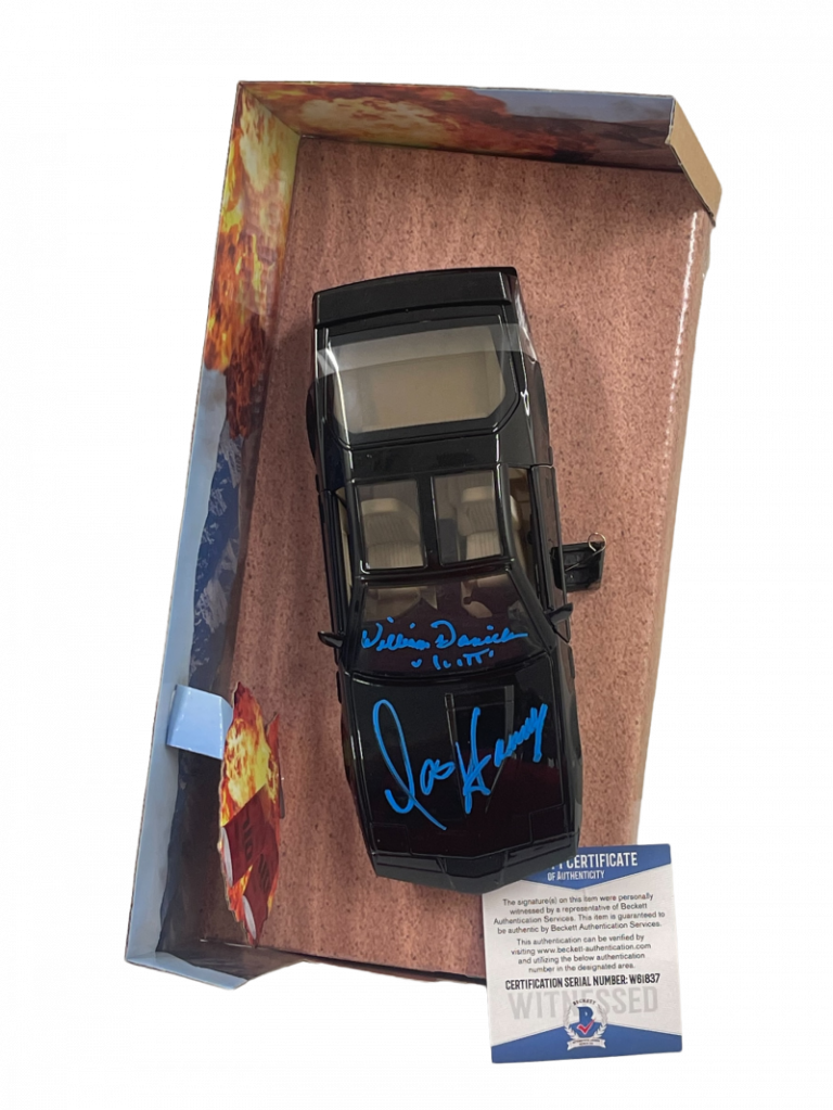 DAVID HASSELHOFF WILLIAM DANIELS SIGNED KNIGHT RIDER DIECAST 1:24 CAR BECKETT 86 COLLECTIBLE MEMORABILIA