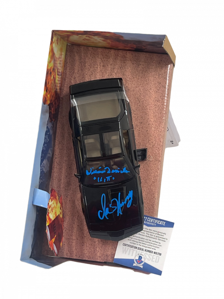 DAVID HASSELHOFF WILLIAM DANIELS SIGNED KNIGHT RIDER DIECAST 1:24 CAR BECKETT 84 COLLECTIBLE MEMORABILIA