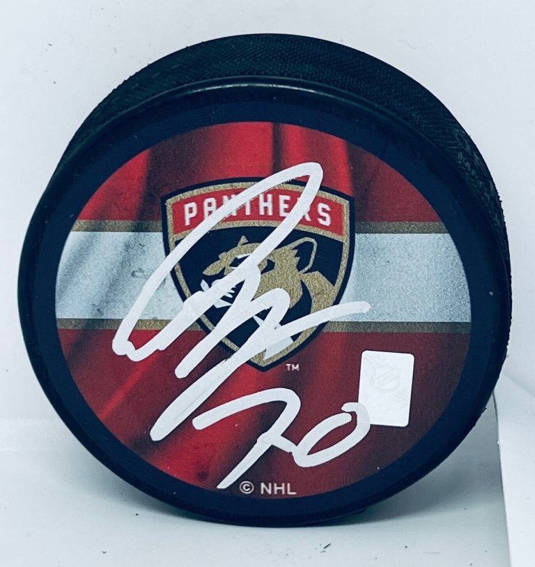 PATRIC HORNQVIST SIGNED FLORIDA PANTHERS REVERSE RETRO PUCK AUTOGRAPHED COLLECTIBLE MEMORABILIA