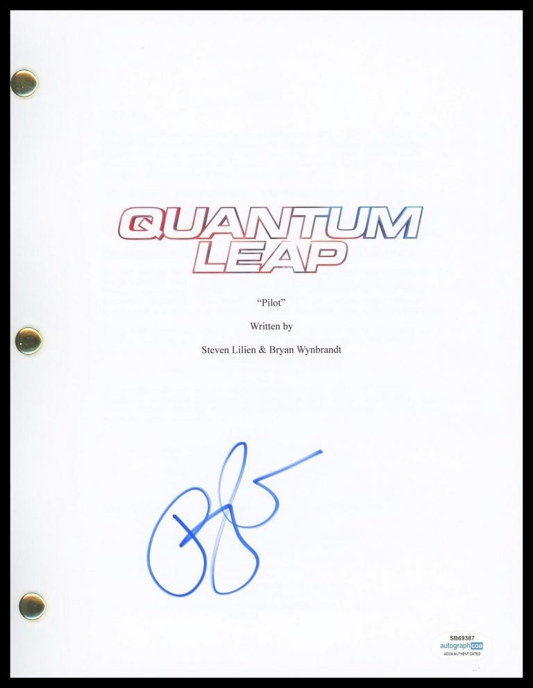 RAYMOND LEE “QUANTUM LEAP” AUTOGRAPH SIGNED COMPLETE PILOT EPISODE SCRIPT ACOA COLLECTIBLE MEMORABILIA
