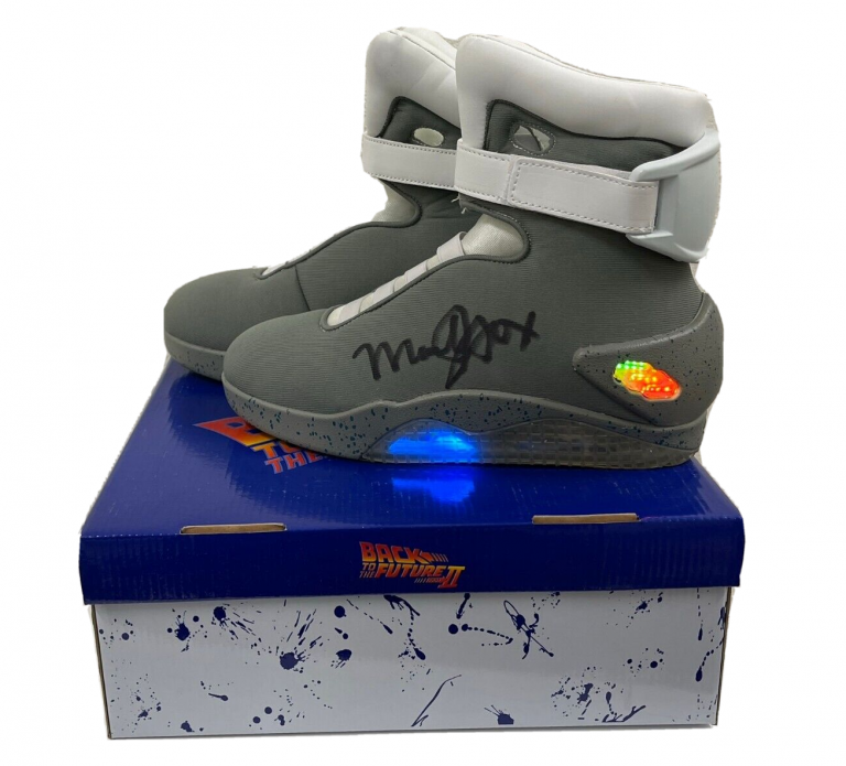MICHAEL J FOX SIGNED BACK TO THE FUTURE SNEAKERS AUTHENTIC AUTOGRAPH BECKETT 3 COLLECTIBLE MEMORABILIA