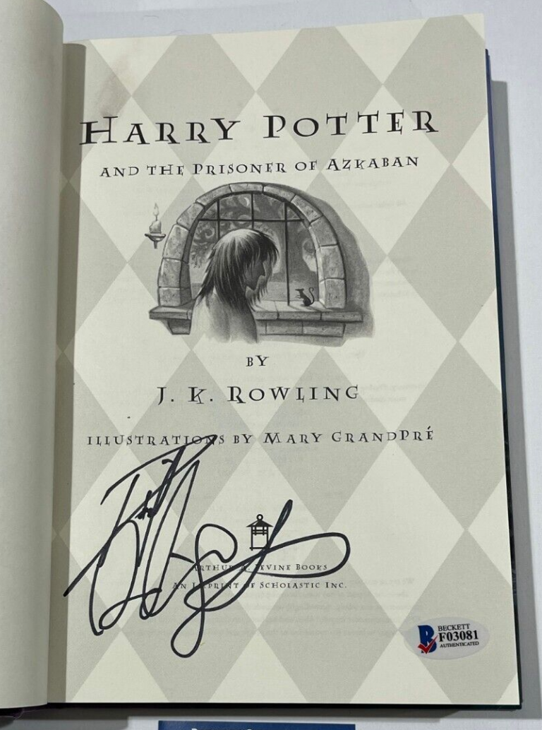 DANIEL RADCLIFFE SIGNED HARRY POTTER AND THE PRISONER OF AZKABAN BOOK BECKETT 15 COLLECTIBLE MEMORABILIA