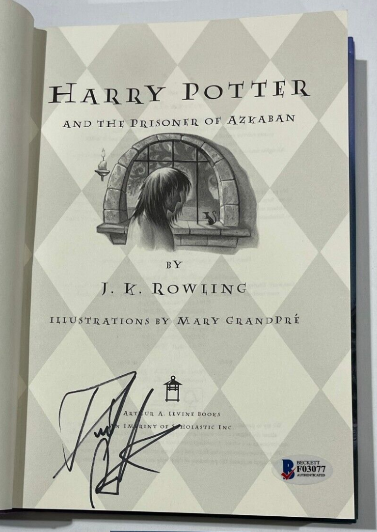 DANIEL RADCLIFFE SIGNED HARRY POTTER AND THE PRISONER OF AZKABAN BOOK BECKETT 10 COLLECTIBLE MEMORABILIA