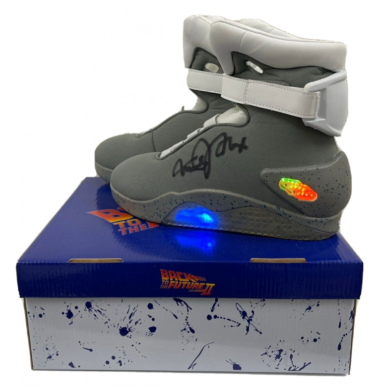 MICHAEL J FOX SIGNED BACK TO THE FUTURE SNEAKERS AUTHENTIC AUTOGRAPH BECKETT 40 COLLECTIBLE MEMORABILIA