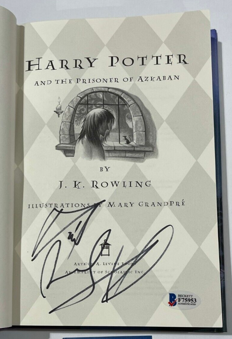 DANIEL RADCLIFFE SIGNED HARRY POTTER AND THE PRISONER OF AZKABAN BOOK BECKETT 14 COLLECTIBLE MEMORABILIA