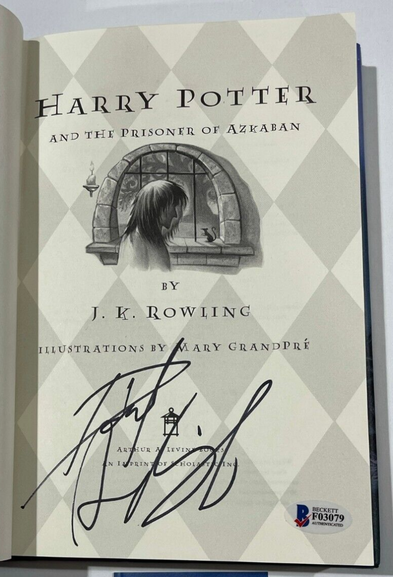 DANIEL RADCLIFFE SIGNED HARRY POTTER AND THE PRISONER OF AZKABAN BOOK BECKETT 16 COLLECTIBLE MEMORABILIA