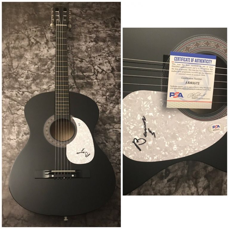 PSA YOUNGBLOODS STAR * LOWELL BANANA LEVINGER * SIGNED ACOUSTIC GUITAR COA COLLECTIBLE MEMORABILIA