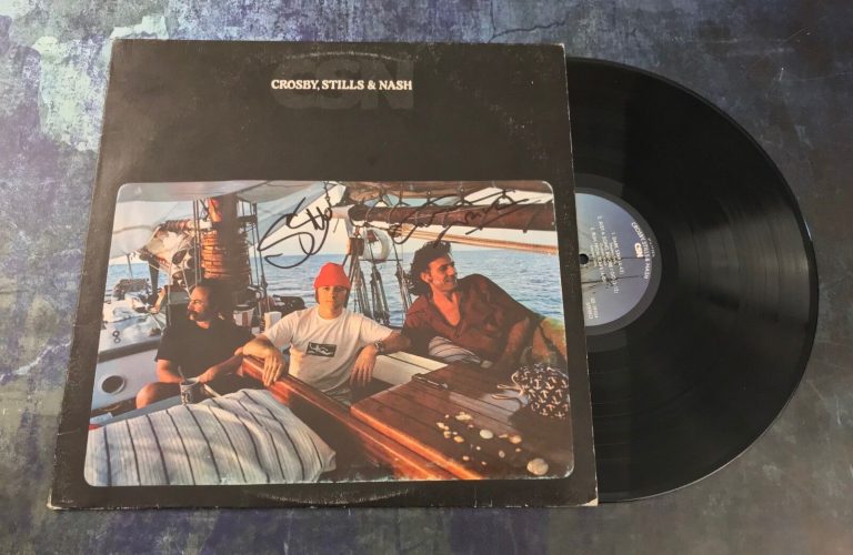 GFA CROSY, STILLS & NASH * STEPHEN & GRAHAM * SIGNED VINYL RECORD ALBUM AD2 COA COLLECTIBLE MEMORABILIA
