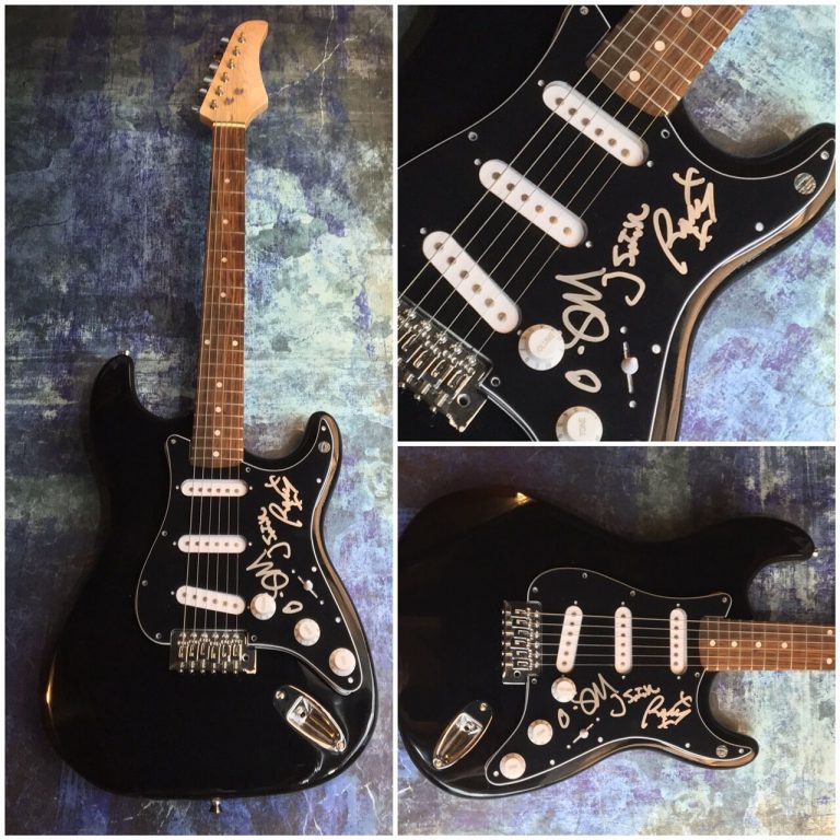 GFA ROMY OLIVER JAMIE X3 * THE XX * BAND SIGNED ELECTRIC GUITAR AD1 COA COLLECTIBLE MEMORABILIA