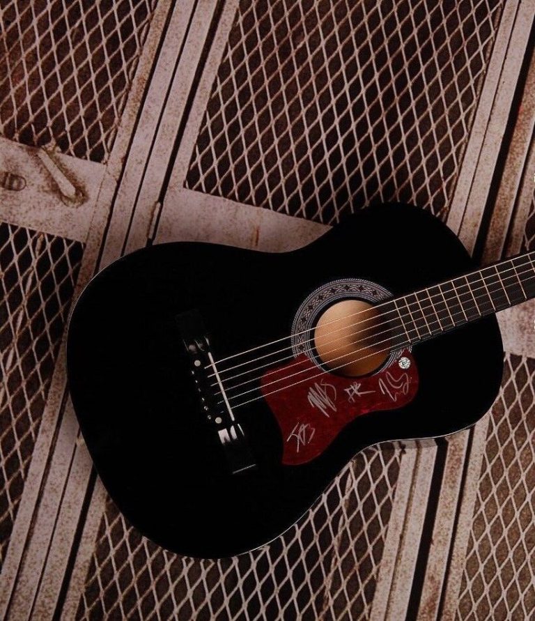 GFA BEST DAY OF MY LIFE * AMERICAN AUTHORS * SIGNED ACOUSTIC GUITAR PROOF COA COLLECTIBLE MEMORABILIA