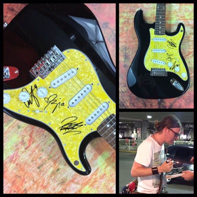 GFA AMERICAN ROCK BAND * THE DANDY WARHOLS * SIGNED ELECTRIC GUITAR AD2 COA COLLECTIBLE MEMORABILIA