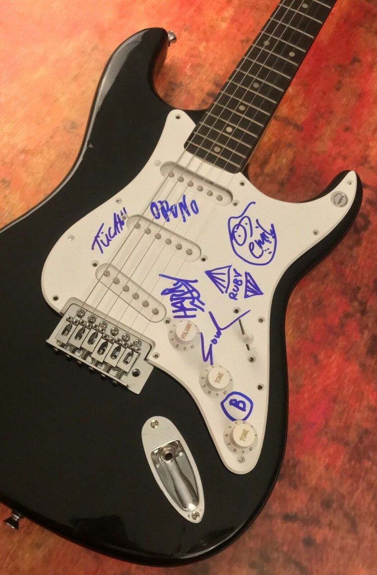 GFA EVERYBODY WANTS TO BE FAMOUS * SUPERORGANISM * SIGNED ELECTRIC GUITAR S3 COA COLLECTIBLE MEMORABILIA