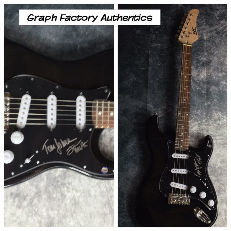 GFA TOM JOHNSTON & JOHN * THE DOOBIE BROTHERS * SIGNED ELECTRIC GUITAR AD1 COA COLLECTIBLE MEMORABILIA