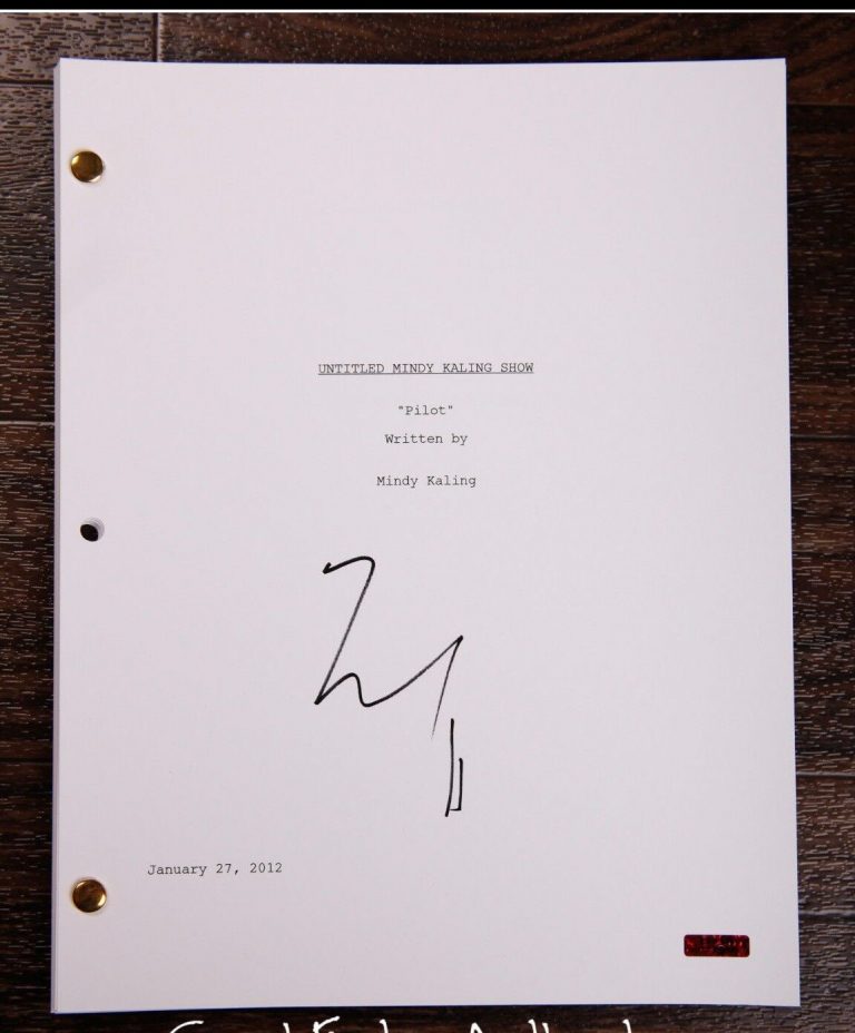 GFA THE MINDY PROJECT * MINDY KALING * SIGNED FULL TV SCRIPT AD4 COA COLLECTIBLE MEMORABILIA