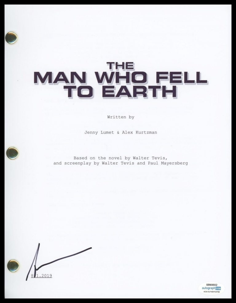 ALEX KURTZMAN “THE MAN WHO FELL TO EARTH” AUTOGRAPH SIGNED PILOT SCRIPT ACOA COLLECTIBLE MEMORABILIA