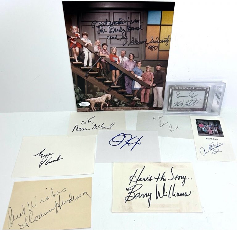 THE BRADY BUNCH ROBERT REED OLSEN PLUMB KNIGHT +6 SIGNED AUTOGRAPH JSA LOA BAS
 COLLECTIBLE MEMORABILIA