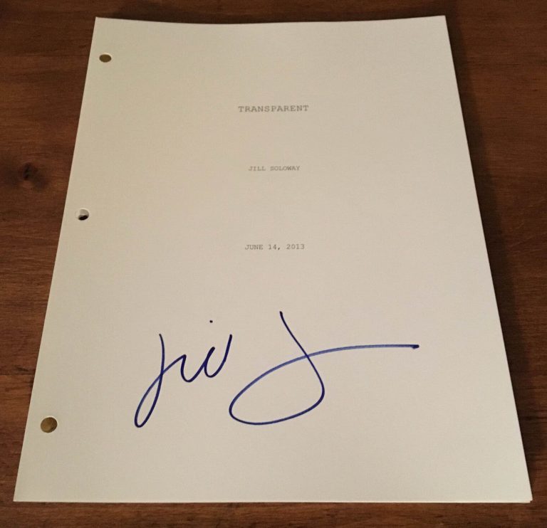 GFA TRANSPARENT DIRECTOR * JILL SOLOWAY * SIGNED FULL TV SERIES SCRIPT AD1 COA COLLECTIBLE MEMORABILIA